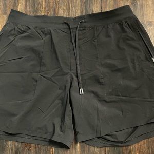 Lululemon License to Train 7” Black Short XXL